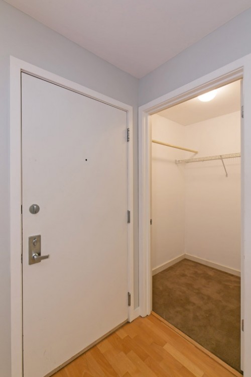 Building Photo - Nautica Condos - 2 bedrooms