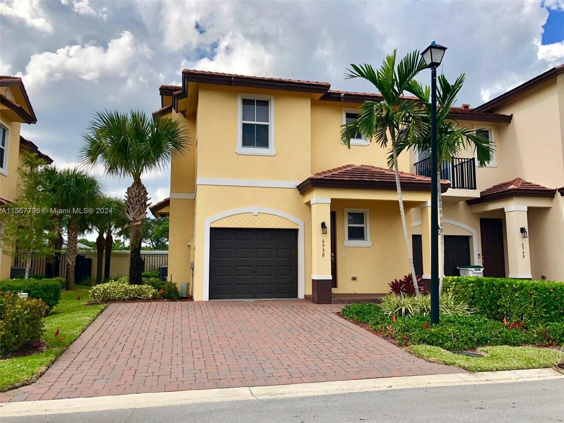 Foto principal - Long Pine Circle, Coconut Creek, FL 33073 ...