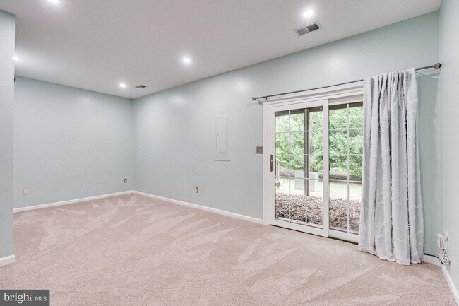 Foto del edificio - 25332 McIntyre Square