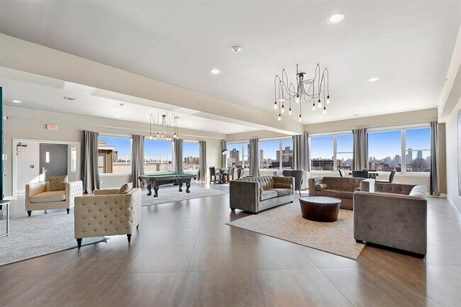 Foto del edificio - 6200 Hudson Ave