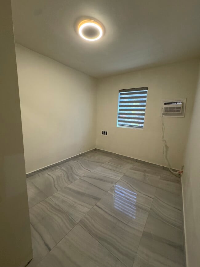 Building Photo - 221 NW 75th St