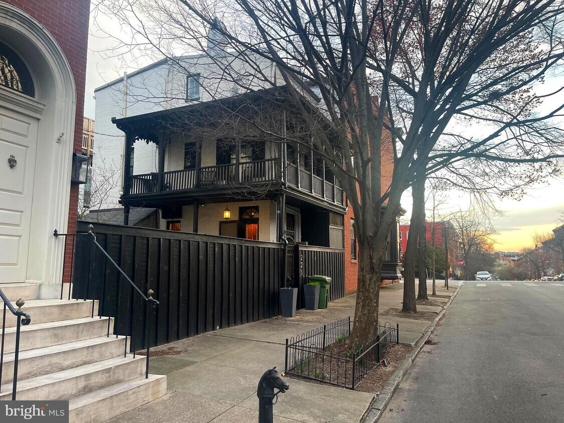 Foto del edificio - 225 W Lafayette Ave