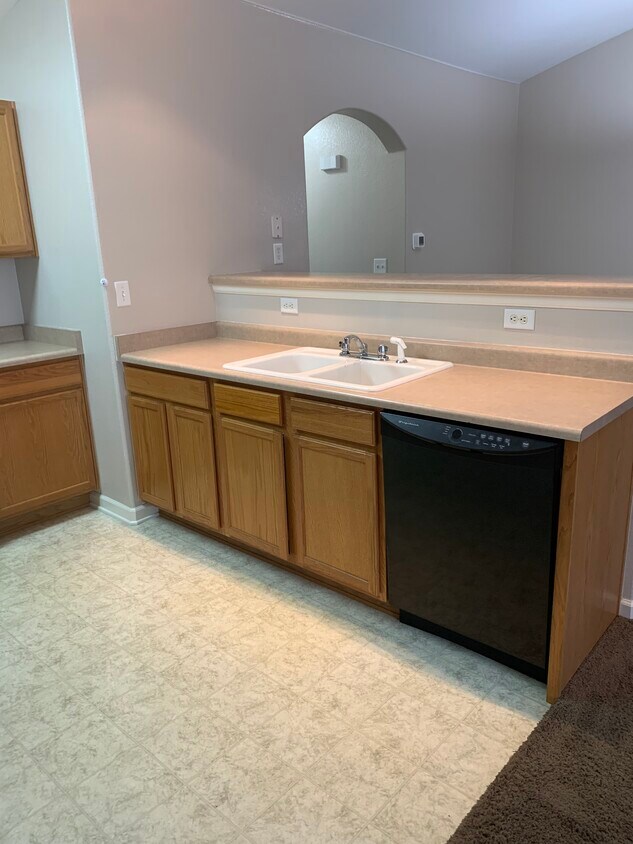 5551 W 29th St Unit 422, Greeley, CO 80634 Condo for Rent in Greeley