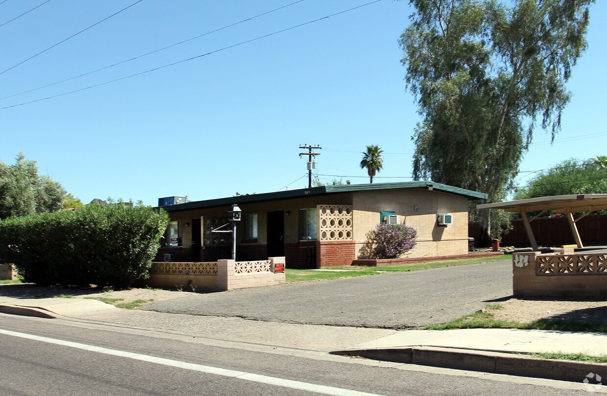 Primary Photo - Karlin Place