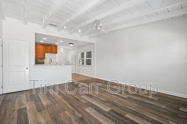 Building Photo - 375 E 20th St