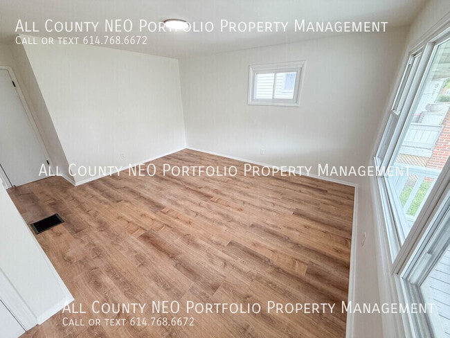Building Photo - 677 Frebis Ave