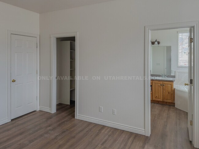 Foto del edificio - 1352 1440 S