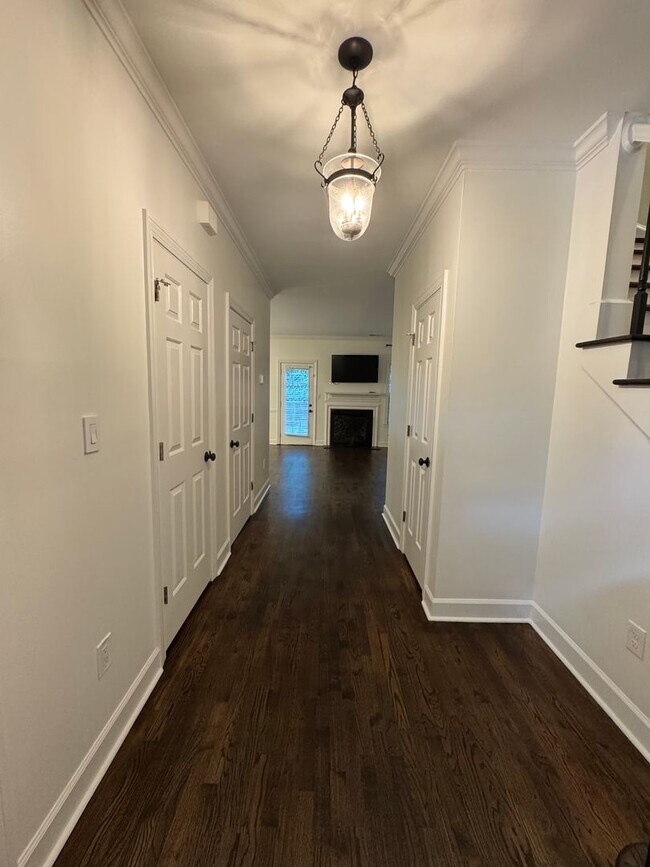 Foto del edificio - Nice Brick 2/2.5 Townhome in Atlanta- $2,750