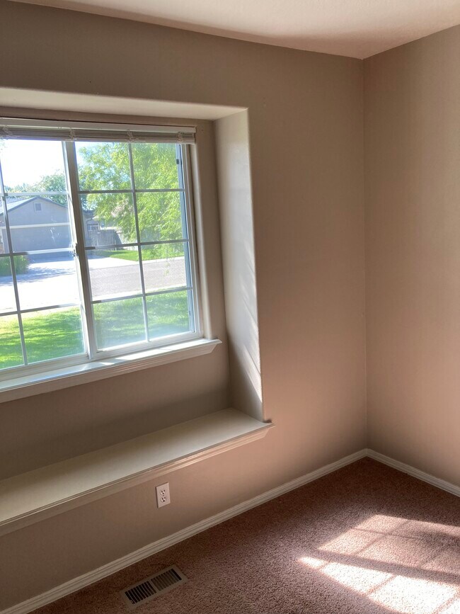 Building Photo - 8244 E Water Stone Ct