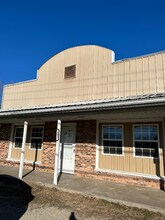 Building Photo - 203 McCune St