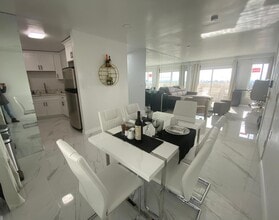 Building Photo - 8400 De Longpre Ave