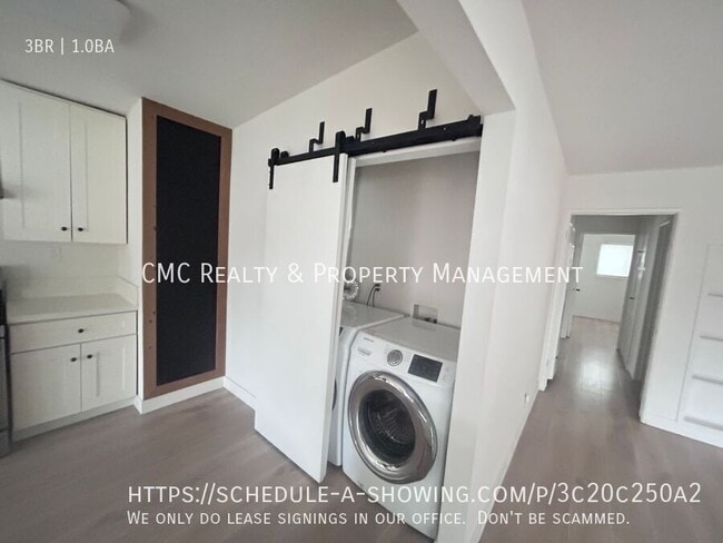 Building Photo - 3009 McNab-