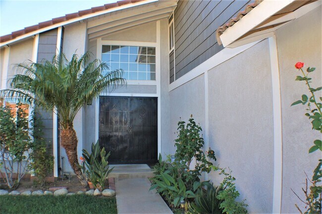 Building Photo - 25740 Rosebay Ct