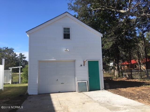 Foto del edificio - 302 Lejeune Rd