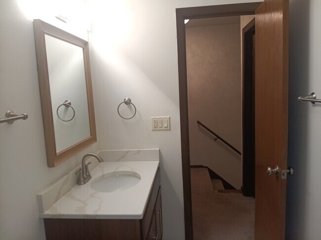 Foto del edificio - 117 Hilly Oak Dr