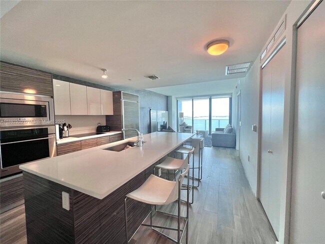 Foto del edificio - 460 NE 28th St