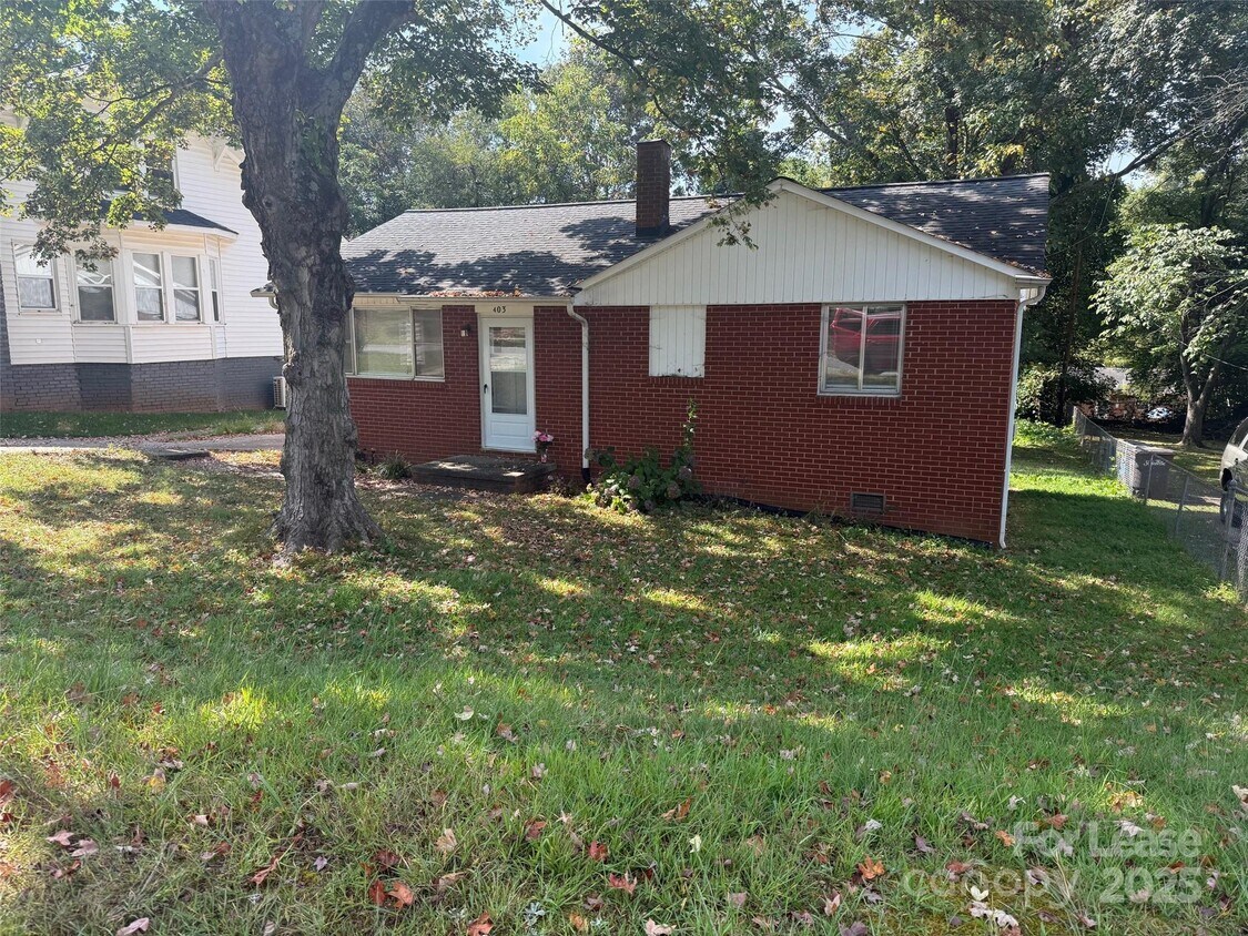 Primary Photo - 403 Brevard St