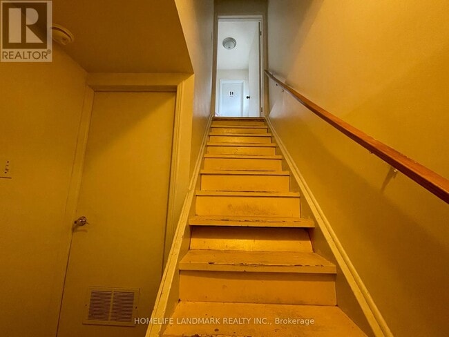 Building Photo - 90 Crittenden Square