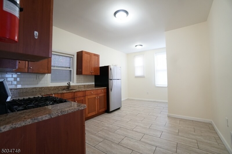 Primary Photo - 290 N 6th St