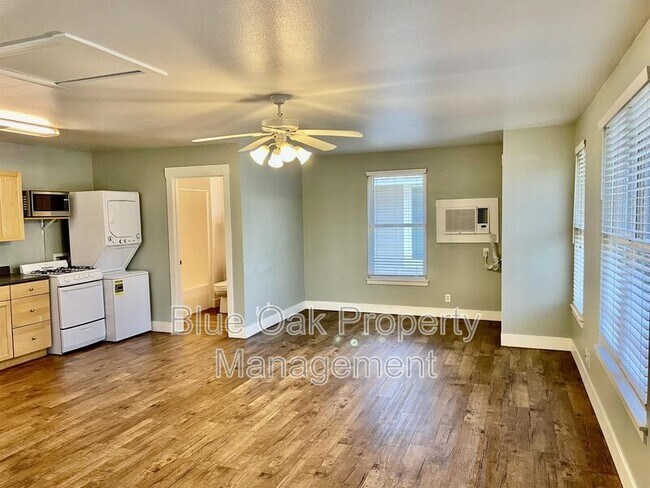 Building Photo - 2402 McGie St