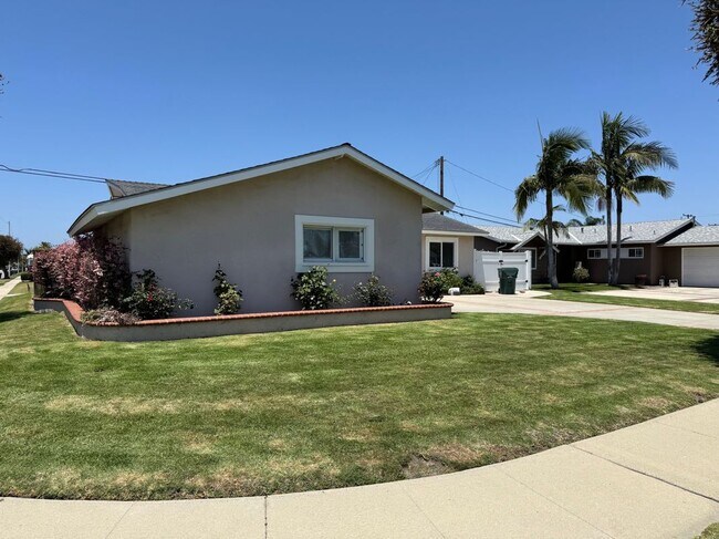 Foto del edificio - 15841 Rollins Ln