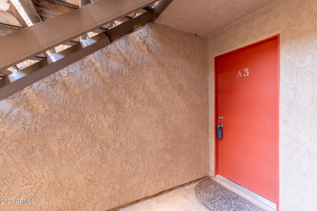 Foto del edificio - 5525 Thomas Rd