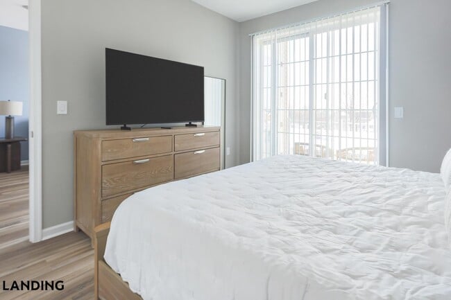 Foto del edificio - 100 River Park Dr