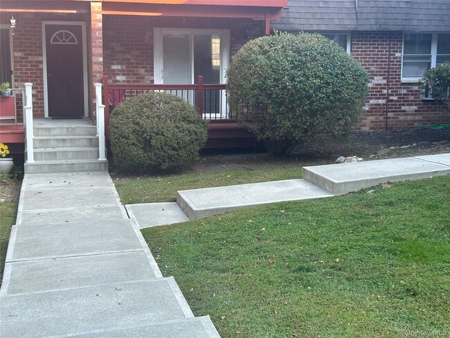 Building Photo - 21 Crescent Dr
