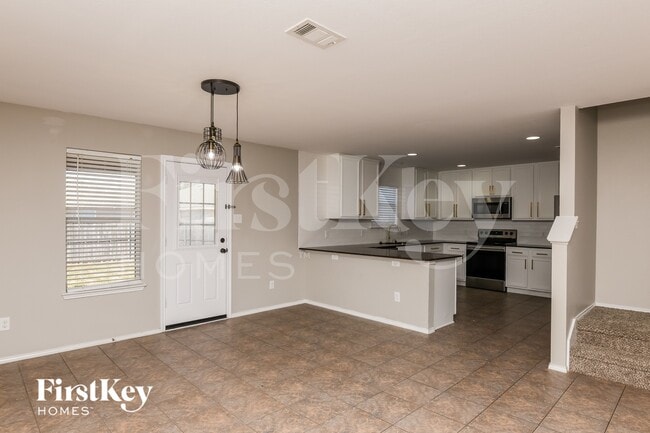 Building Photo - 8825 Quarry Ridge Trail