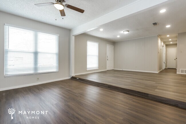 Foto del edificio - 441 NW Jayellen Ave