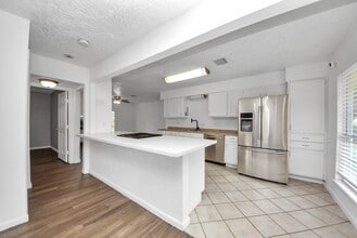 Building Photo - 7414 Battlewood Dr