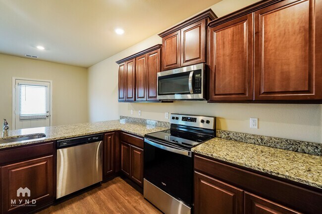 Foto del edificio - 525 Clover Cir