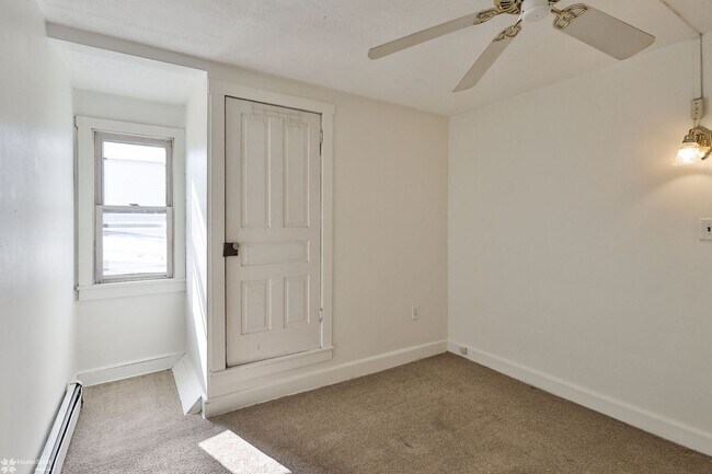 Building Photo - 50 W Catawissa St