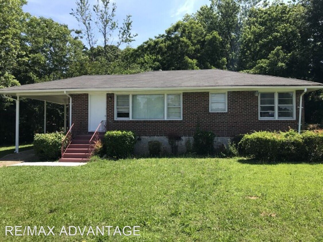 3 br, 1 bath House 242 Jonesboro Rd House Rental in Jonesboro, GA