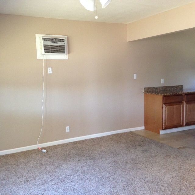 Foto del edificio - 3930 Sunny Rd