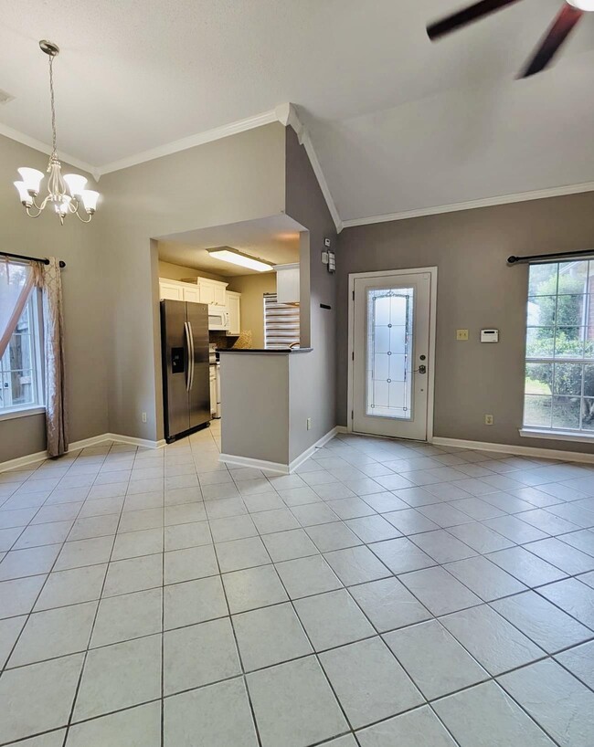Building Photo - 1470 Estacada Way