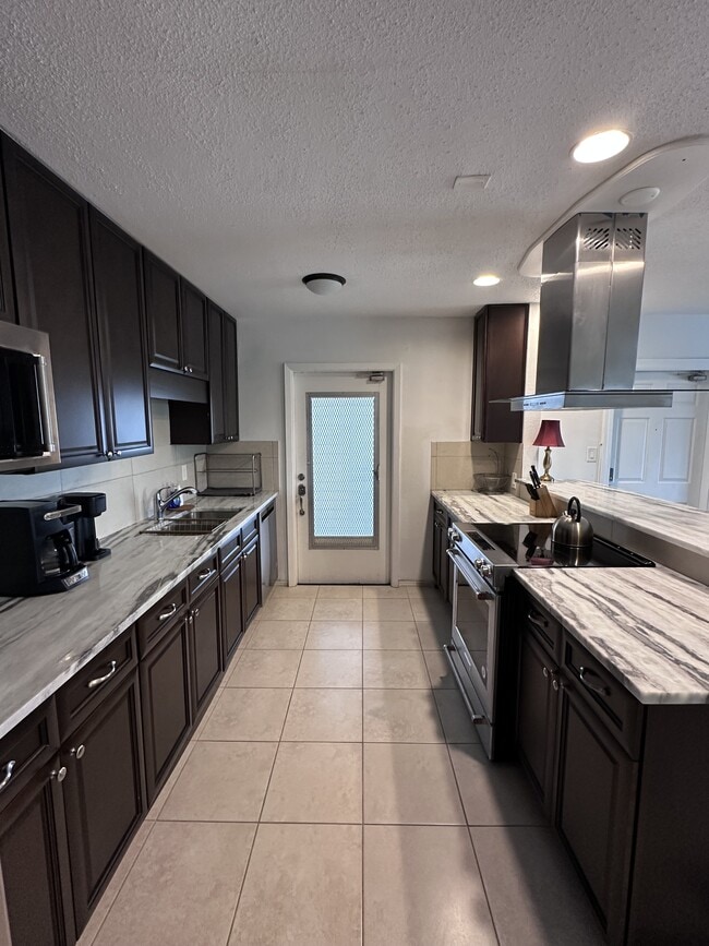 Photo - 3700-3700 Haines Rd N (Saint Petersburg, FL) Townhome