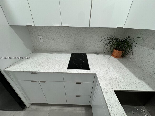 Foto del edificio - 6335 N Miami Ave