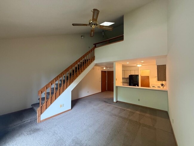 Building Photo - Tawhee Meadows