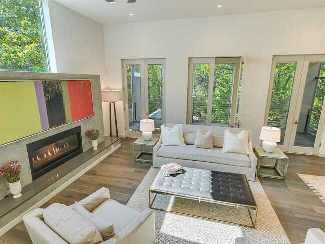 Foto del edificio - 1107 W 31st St