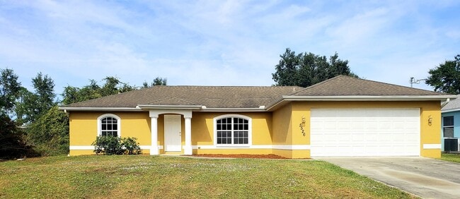 Building Photo - 5526 Lavender Ave