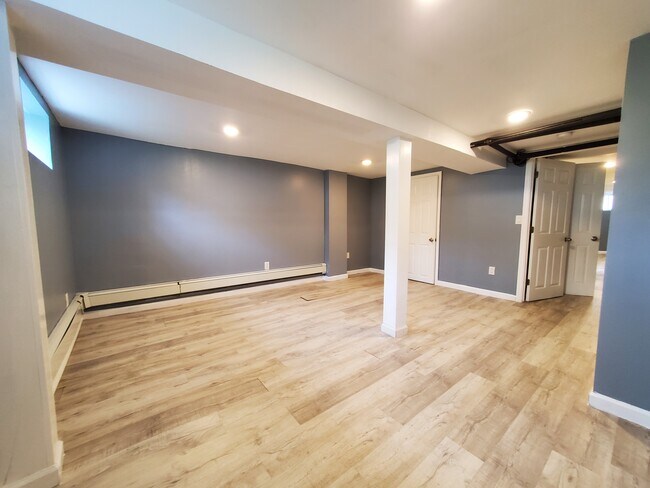 Building Photo - 192 Grant Ave