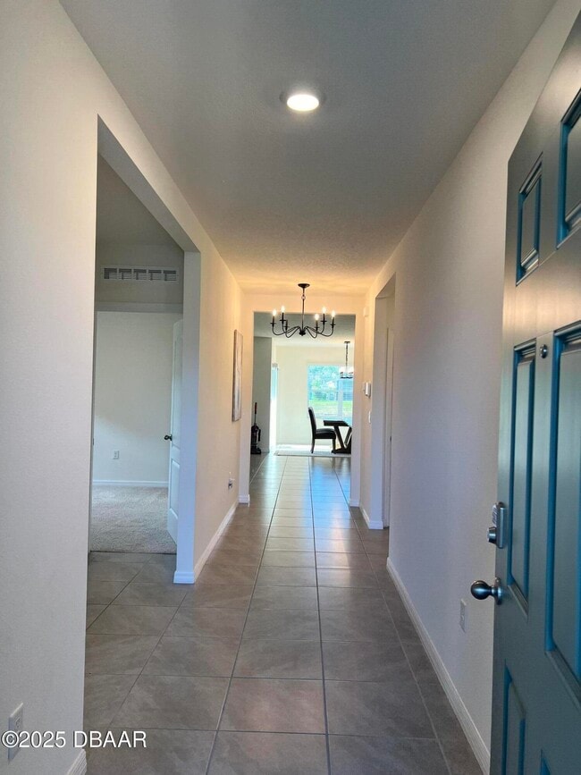 Foto del edificio - 1319 Middle Lk Dr