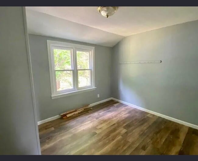 Foto del edificio - 244 Woodlawn Cir