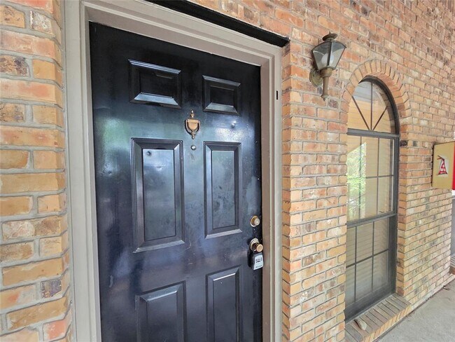 Foto del edificio - 505 W 18th St