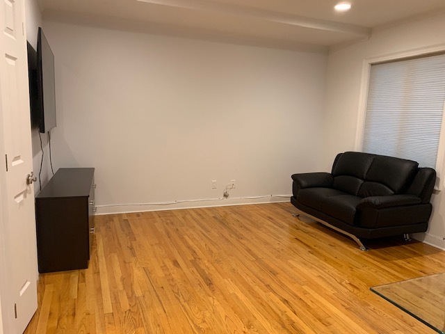 Building Photo - 3165 Emmons Ave