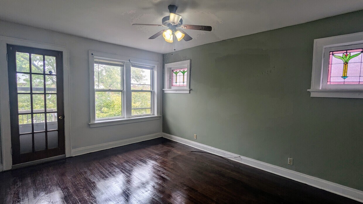 Foto principal - 5042 Mardel Ave