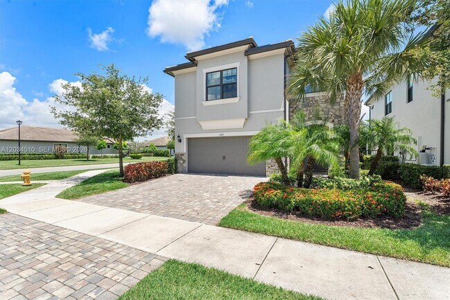 Foto del edificio - 2485 Primrose Pl