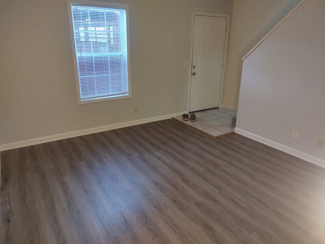 Foto principal - 210 W 17th St