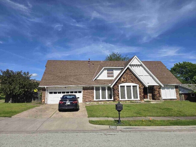 Building Photo - 7105 S 76th E Ave